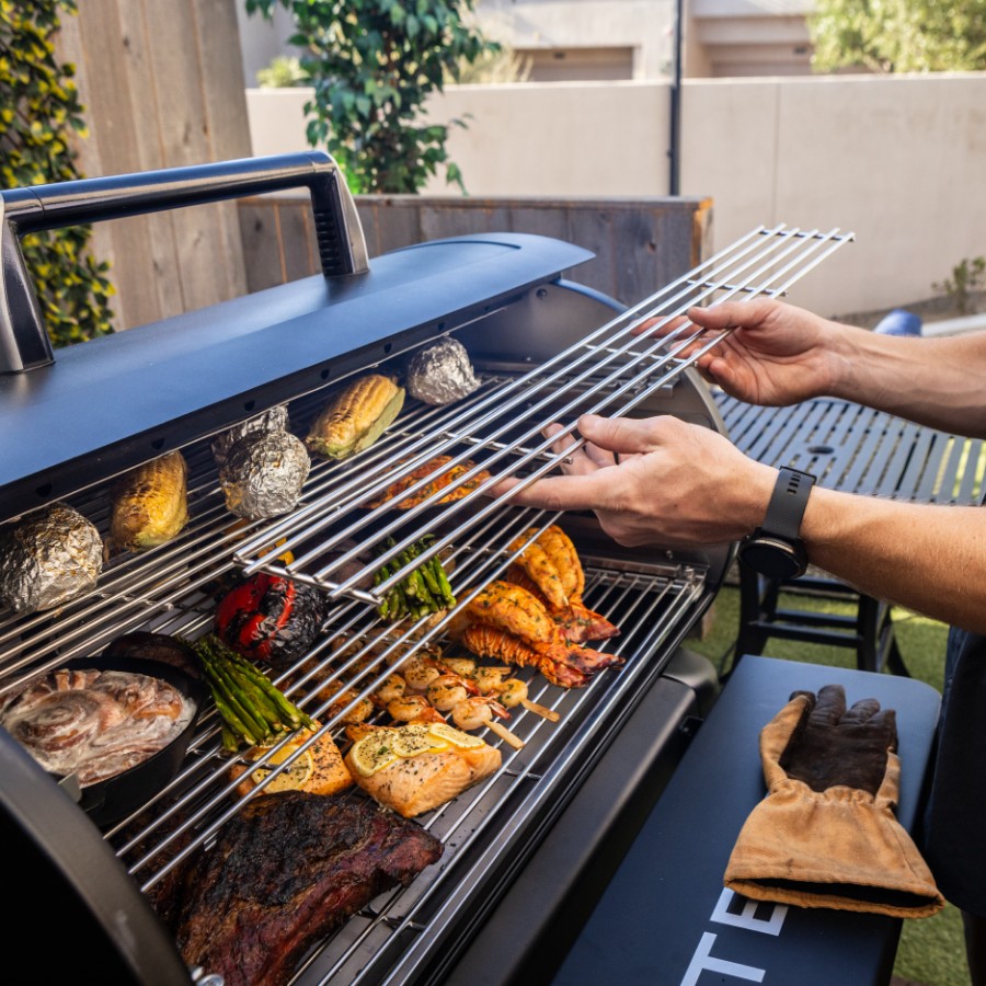 additioanl image for  Pit Boss Competition Series 1600 Titan 